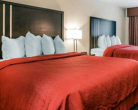 2 Queen Beds, Smoking