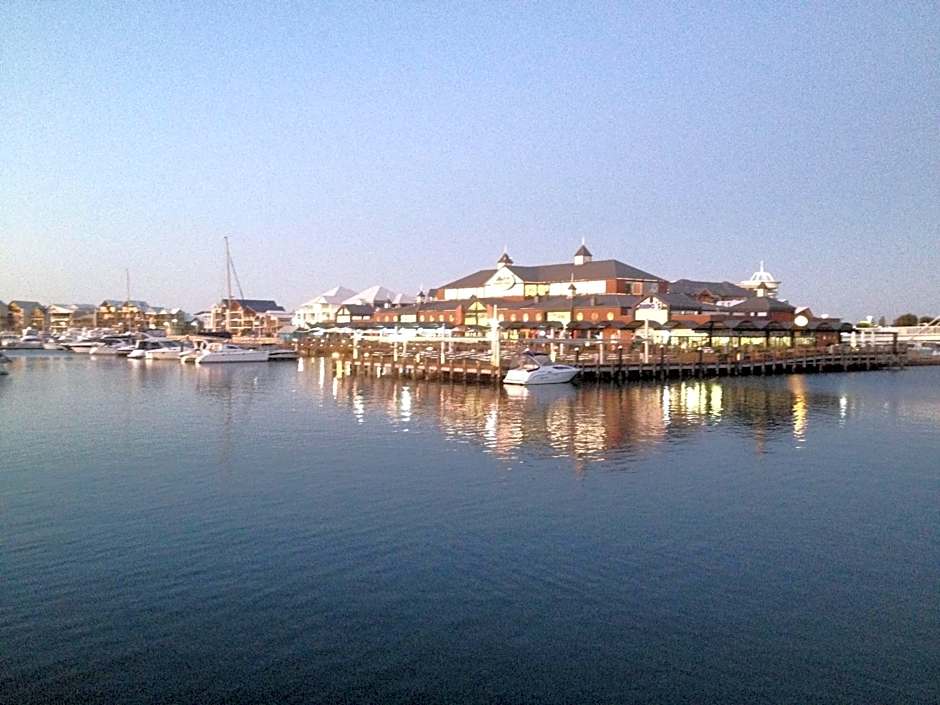 Mandurah Ocean Marina Chalets