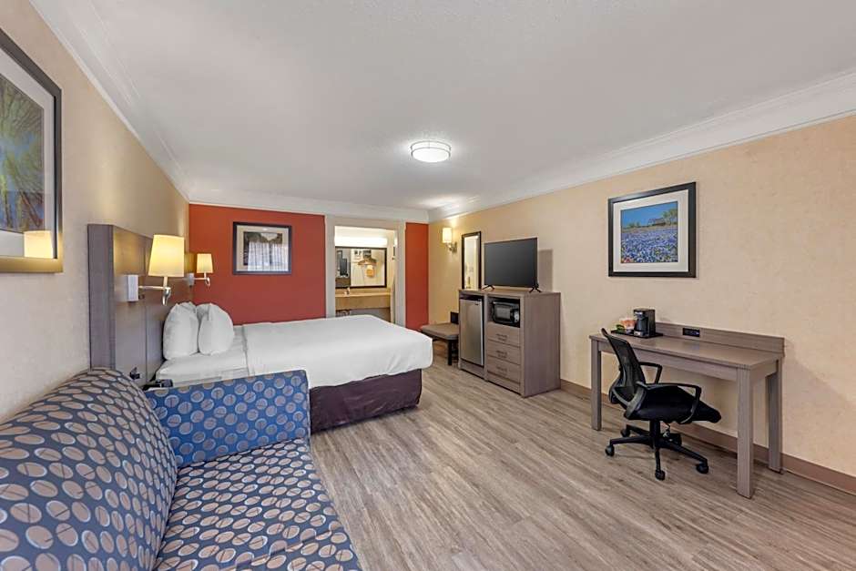 Quality Inn Near Lake Marble Falls