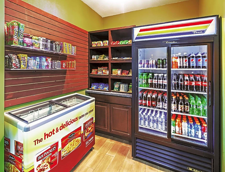 La Quinta Inn & Suites by Wyndham Paris
