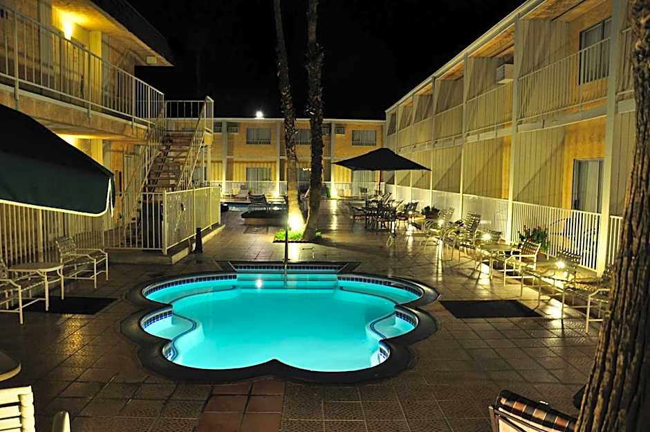 Delos Reyes Palm Springs