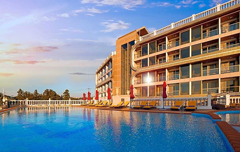 GoldOne Hotel & Suites