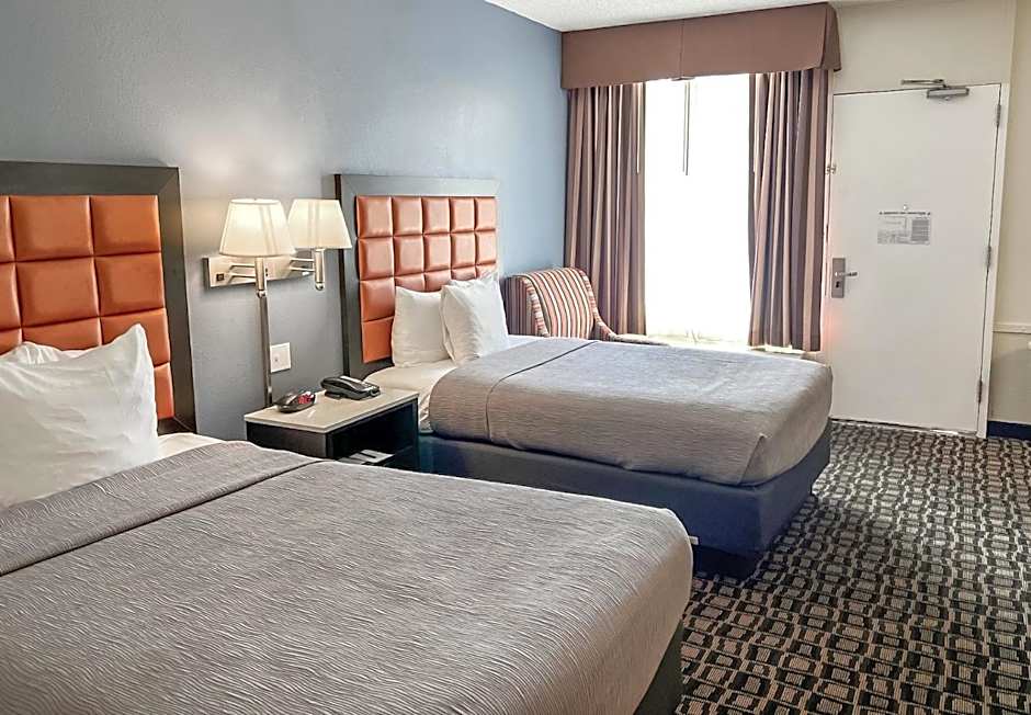 Quality Inn Airport - Cruise Port