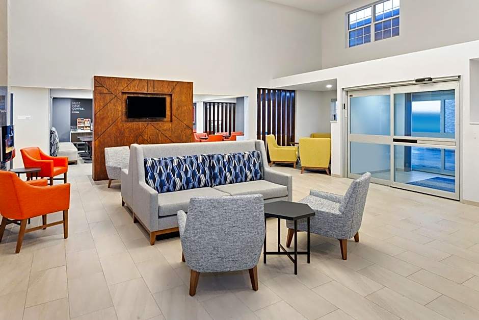 Holiday Inn Express & Suites Port Washington By IHG