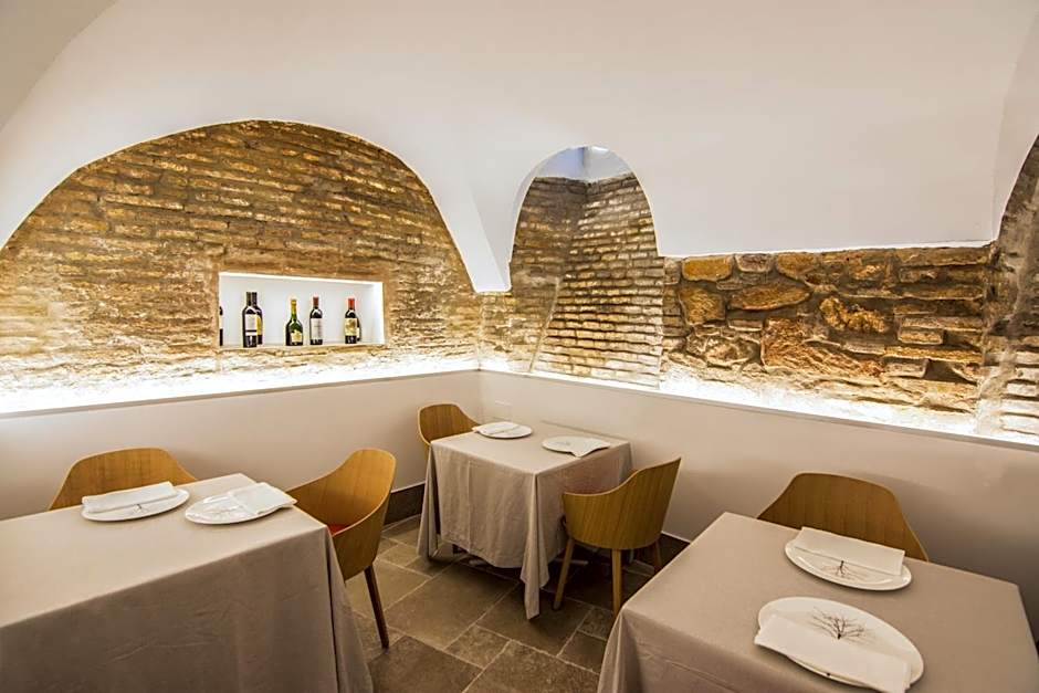 Hotel Oleum - Parking Gratuito bajo disponibilidad y reserva previa