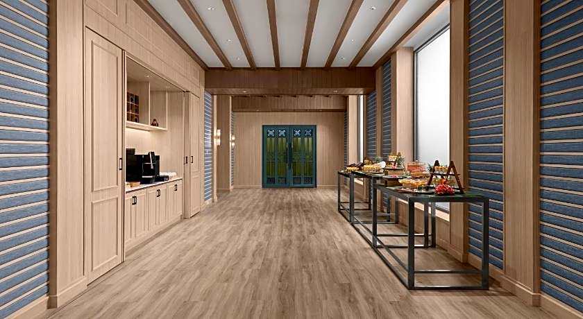 Courtyard Phuket, Patong Beach Resort