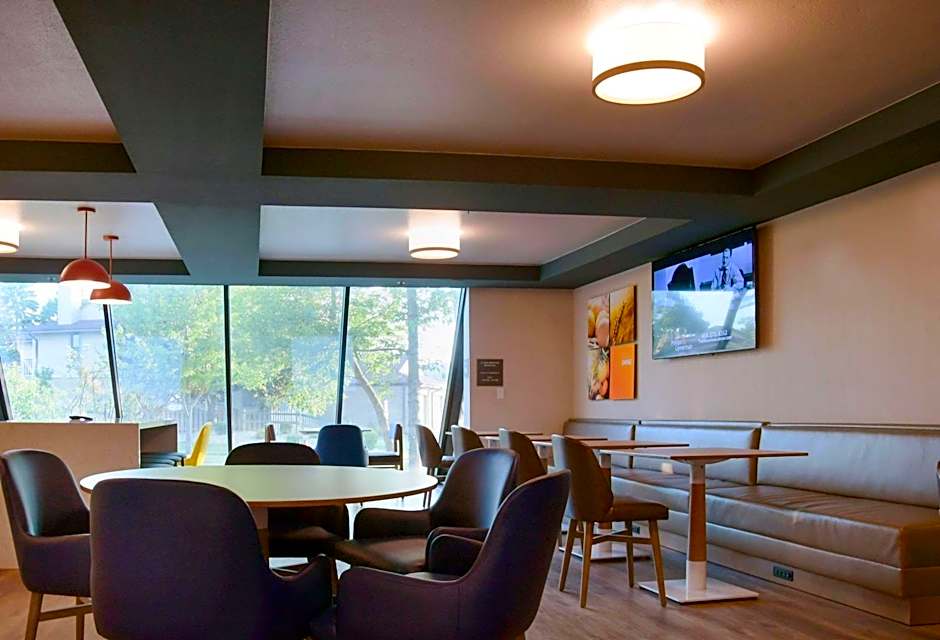 Comfort Inn & Suites NW Milwaukee