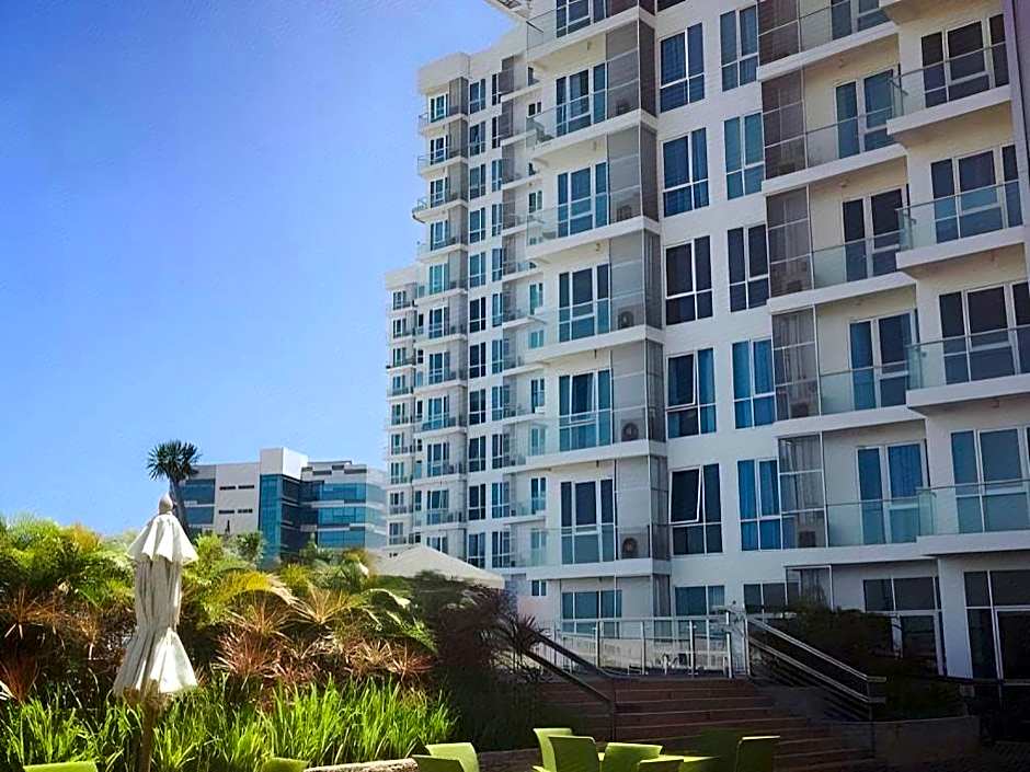 CSuites at 8 Newtown Mactan Cebu