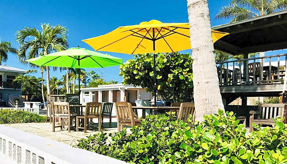 Harborside Motel & Marina