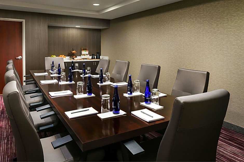 Courtyard by Marriott Chicago Bloomingdale