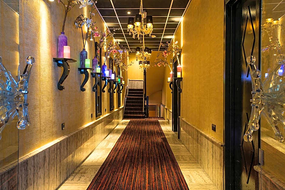 Hotel Sebastians