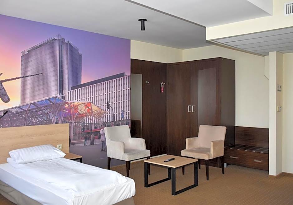Photo 1 of 8 of Quadruple Room