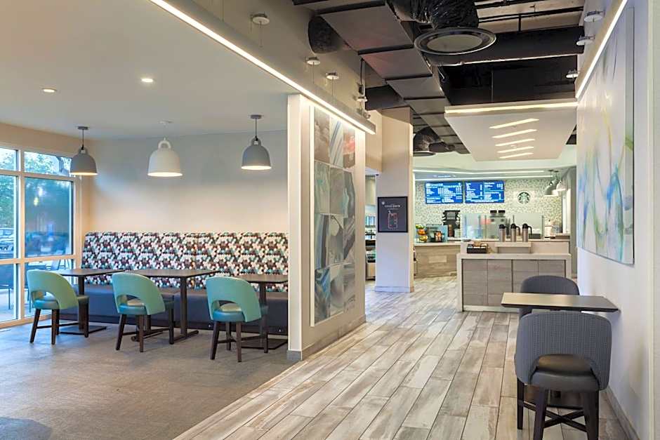 Fairfield Inn & Suites by Marriott Orlando Lake Buena Vista in the Marriott Village