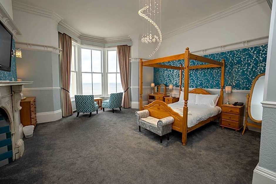 Delmont Hotel & View Restaurant