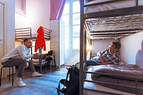 Bed in 6-Bed Mixed Dormitory Room