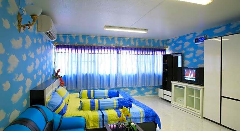 Deluxe at Popular Condo