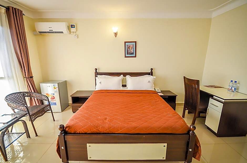 Marie's Royale Hotel