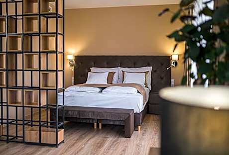 Kistücsök Food & Room