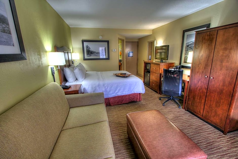 Hampton Inn By Hilton Gatlinburg