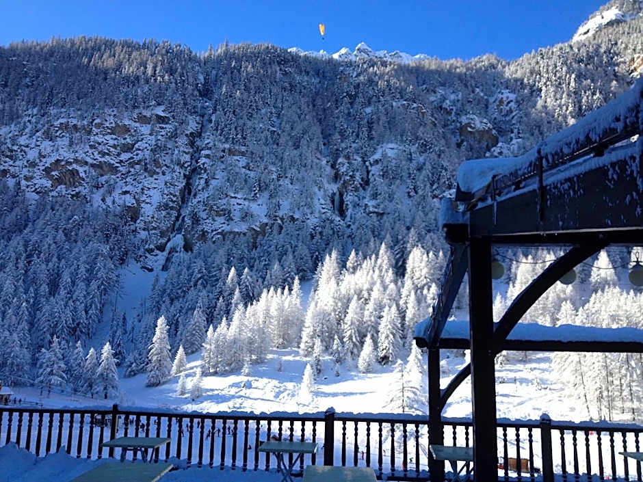 Logis Hôtel Spa la Cascade