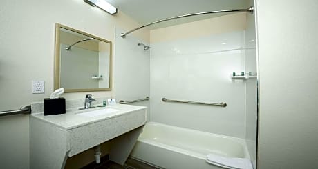 Accessible - 2 Queen, Mobility Accessible, Communication Assistance, Bathtub Non Refundable