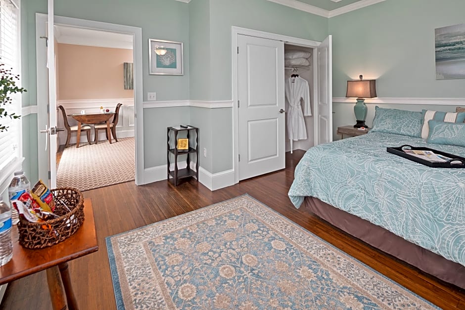 The Beacon Luxury Waterfront Inn