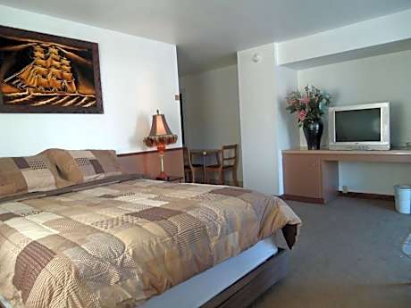 Queen Room - Non-Smoking