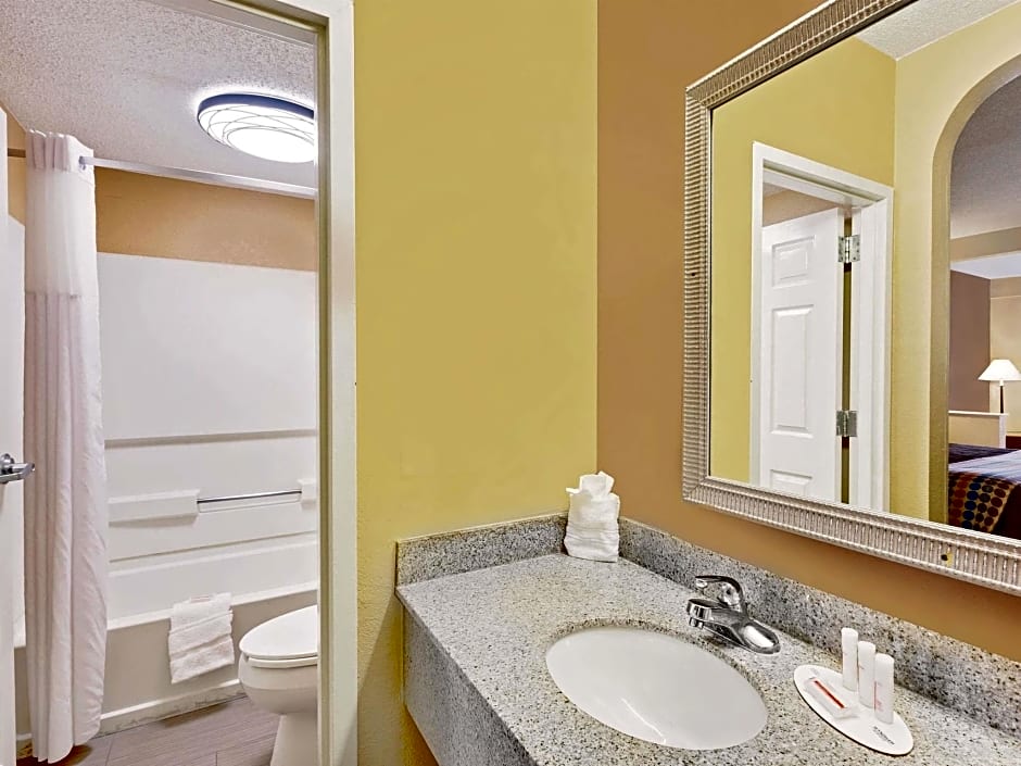 Days Inn by Wyndham Columbus