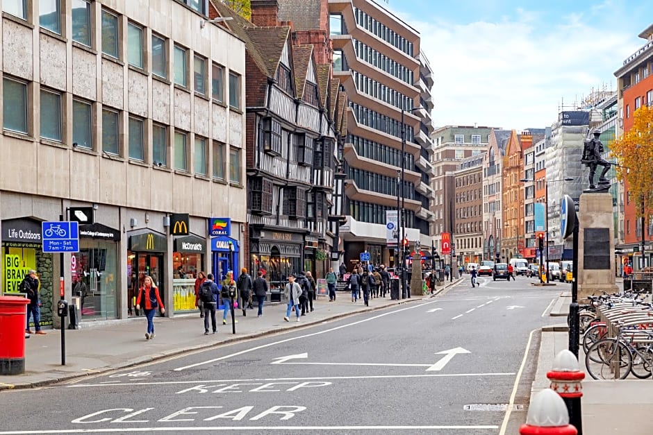 One Bedroom Serviced Apartment in Holborn, Chancery Lane