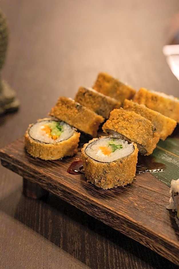 Sun Rocks Boutique Hotel - Caldera View Suites & Sunset Dining Experience