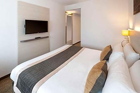 Standard Queen Room - Non-Smoking