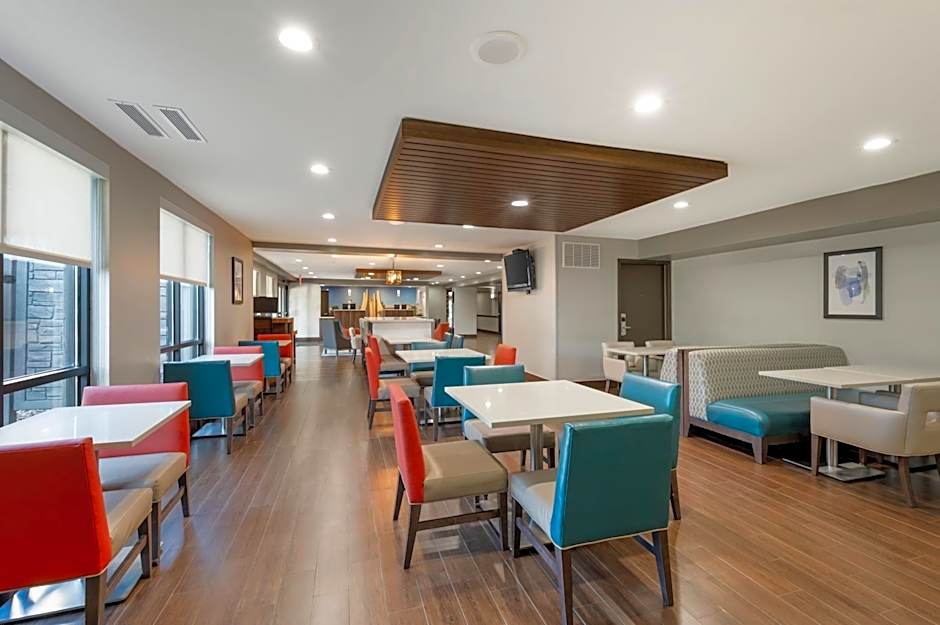 Best Western Plus Lafayette Hotel University Area