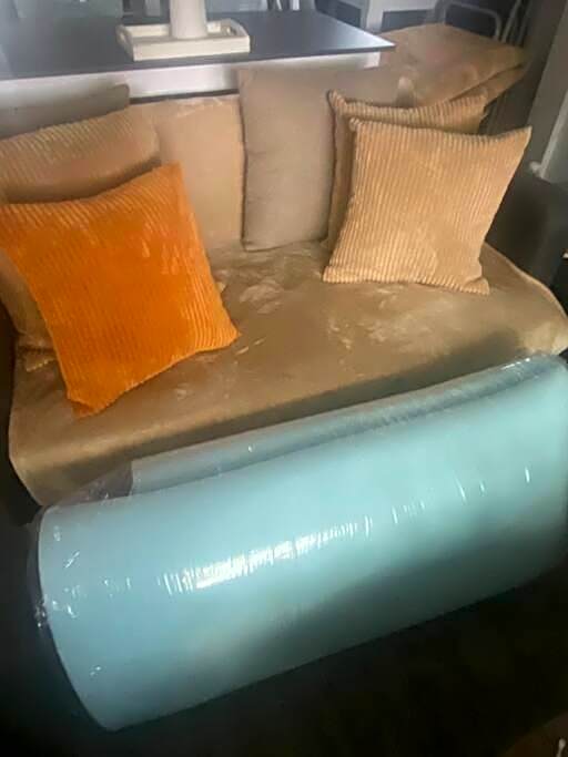 Quiet-comfy 4 bedroom house on a quiet tree lined street in Kitsilano