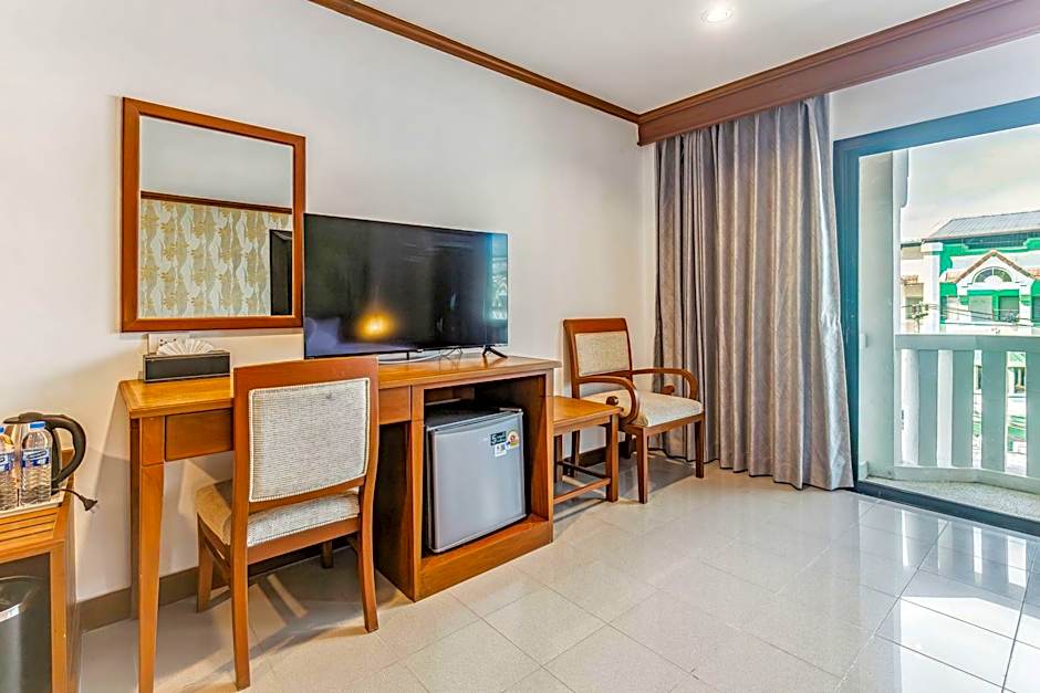 Rattana Karon Beach Hotel