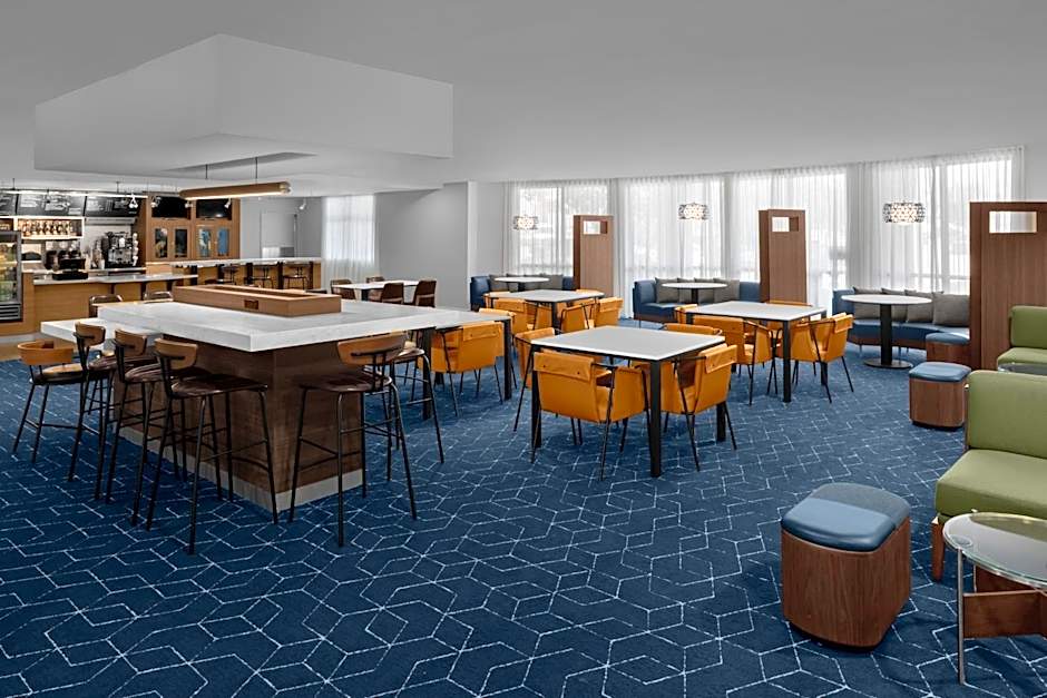 Courtyard by Marriott Santa Clarita Valencia