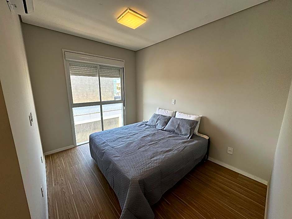 cód 175 - Apartamento com 2 suítes!