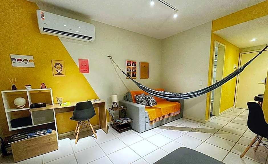 Lindo e Econômico, 2min da praia, perto Farol da Barra