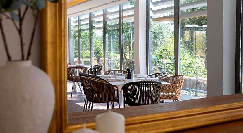 Zenitude Hotel la Valadiere, an Ascend Collection Hotel