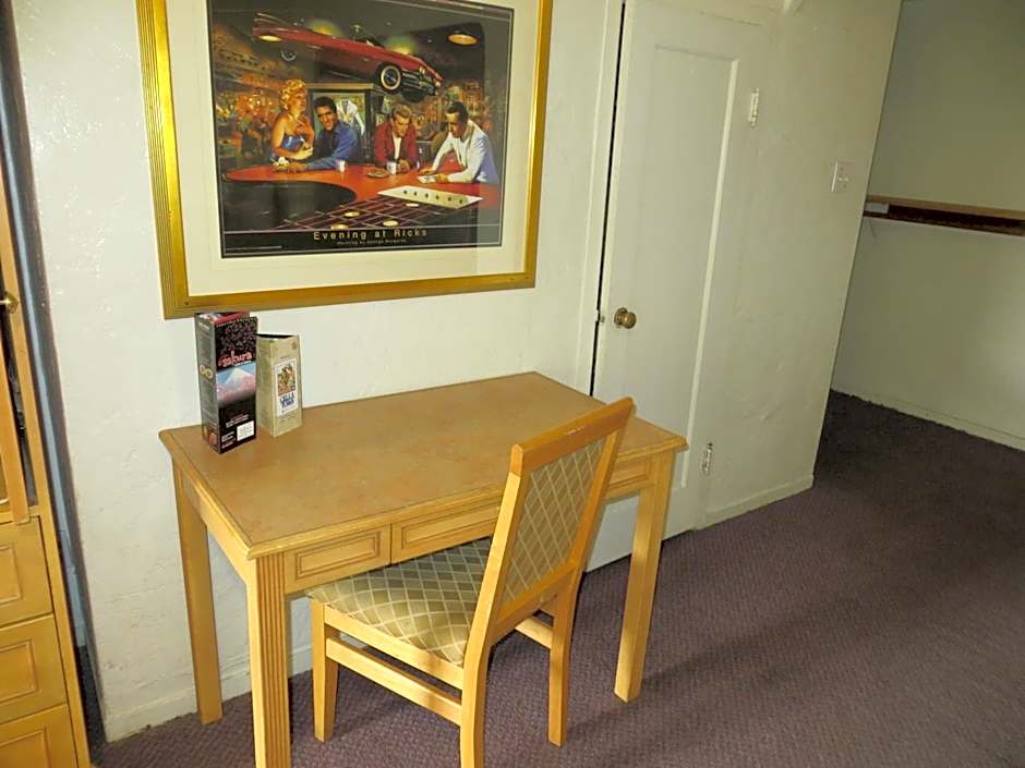 El Trovatore Motel