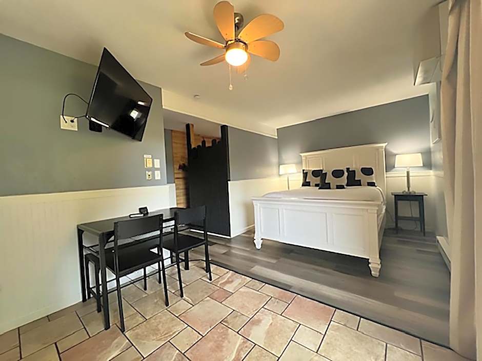 Travelodge by Wyndham Traverse City MI