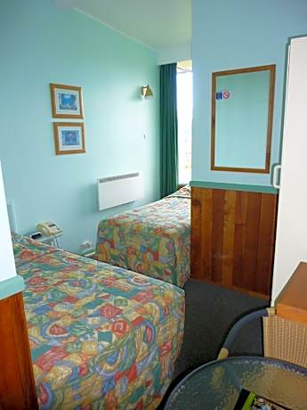 Small Budget Twin Room