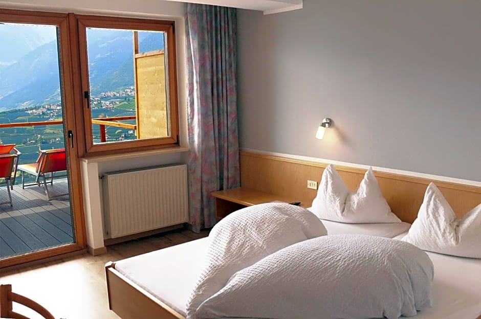 Schenna Garni Eden Bed & Breakfast