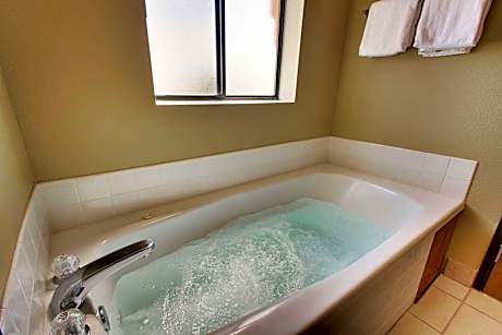 King Suite with Spa Bath