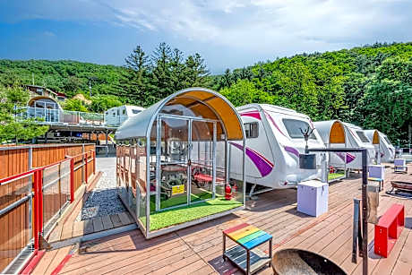 Hongcheon Botopia Caravan Park Pension