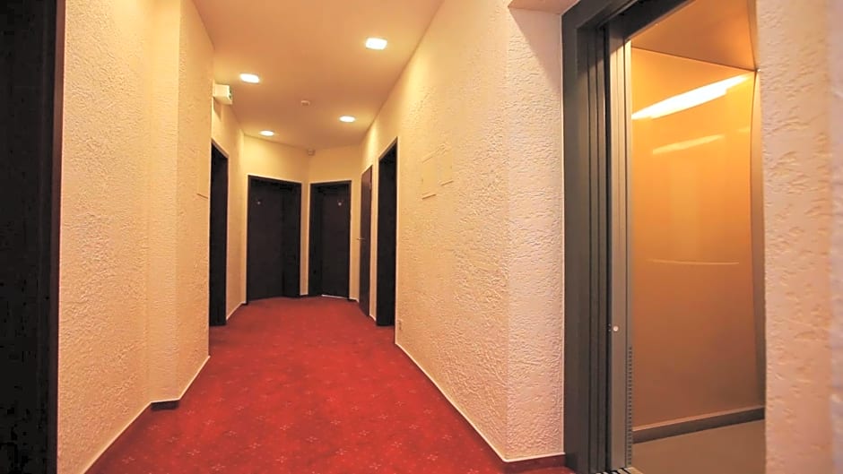 Adesso Hotel Kassel -pay at property on arrival- Ihr Automatenhotel in Kassel