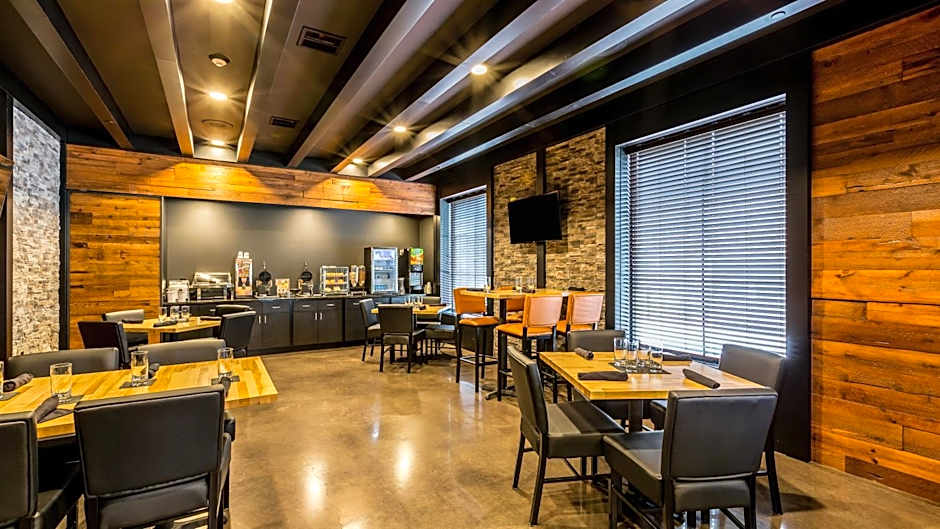 Cobblestone Hotel & Suites - Chippewa Falls