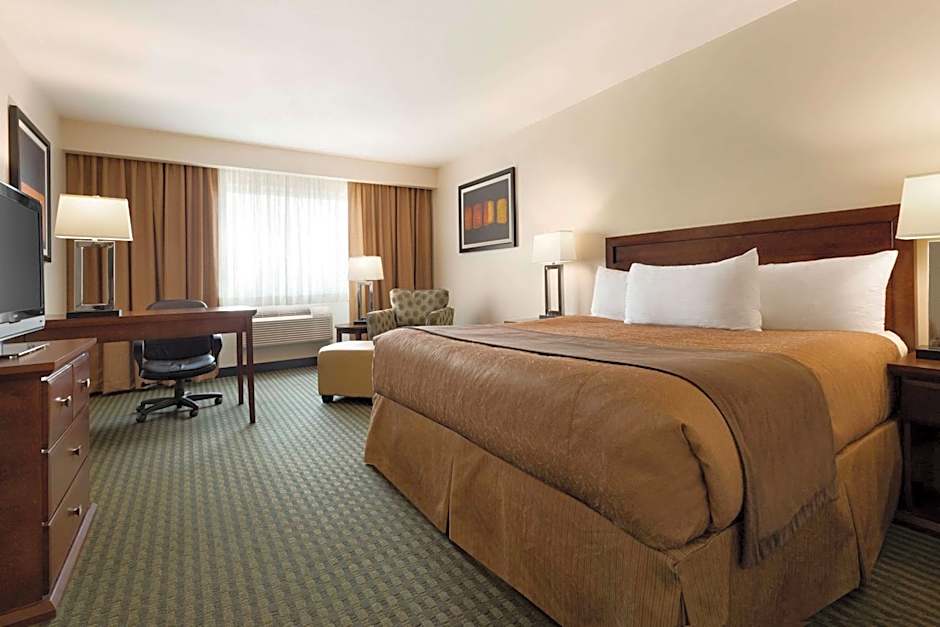 Travelodge by Wyndham Weyburn