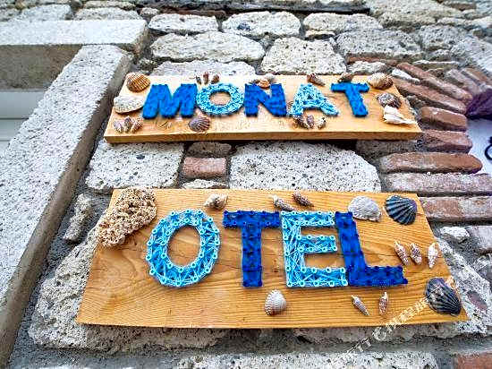 Monat Otel
