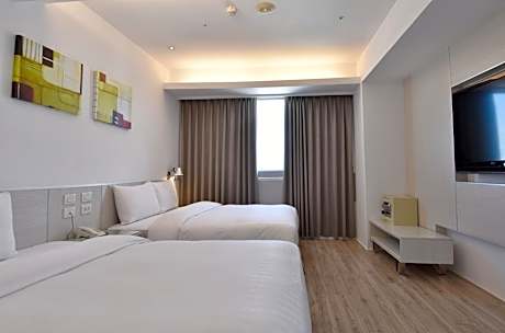 Business Quadruple Room