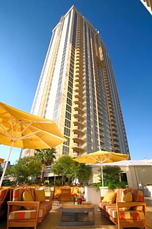 Luxury Suites Int'l at The Signature